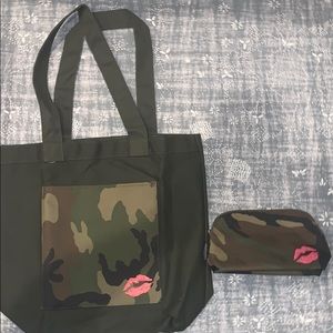 Tote bag & matching zipper makeup bag camo & 👄